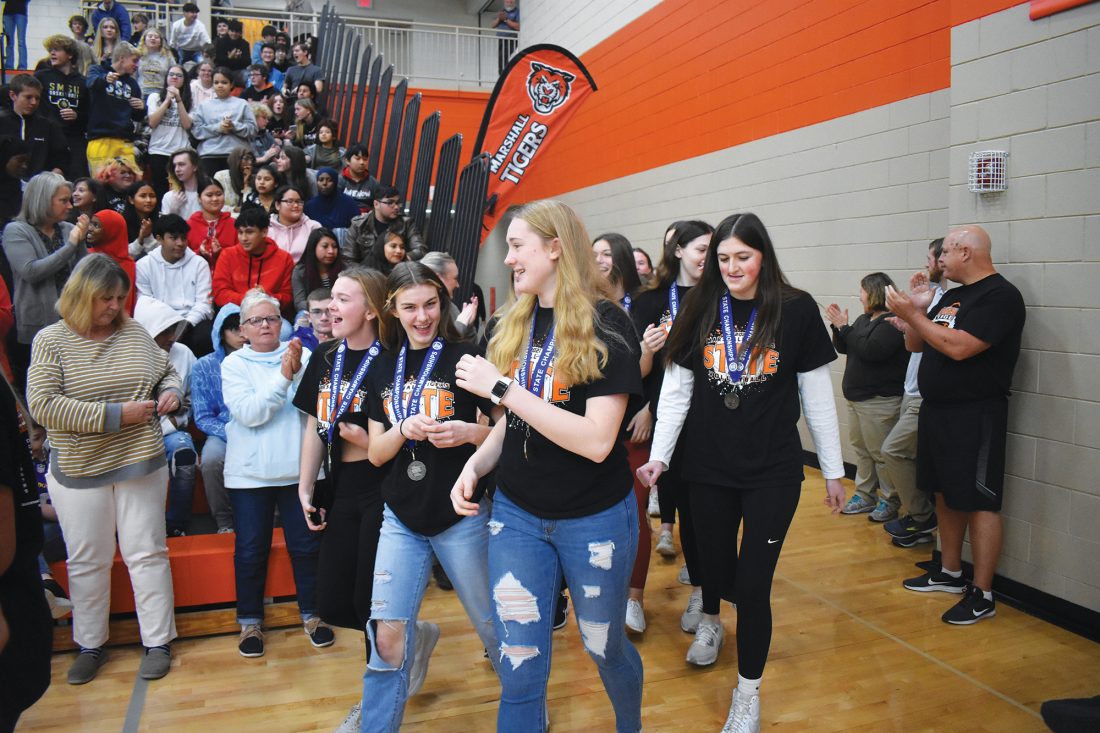 Celebrating ‘an amazing season’ News, Sports, Jobs Marshall Independent